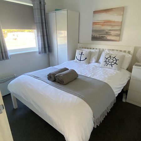 44 Gower Holiday Village Ty Gwyr Cosy 2 Bedroom Chalet Swansea Zewnętrze zdjęcie