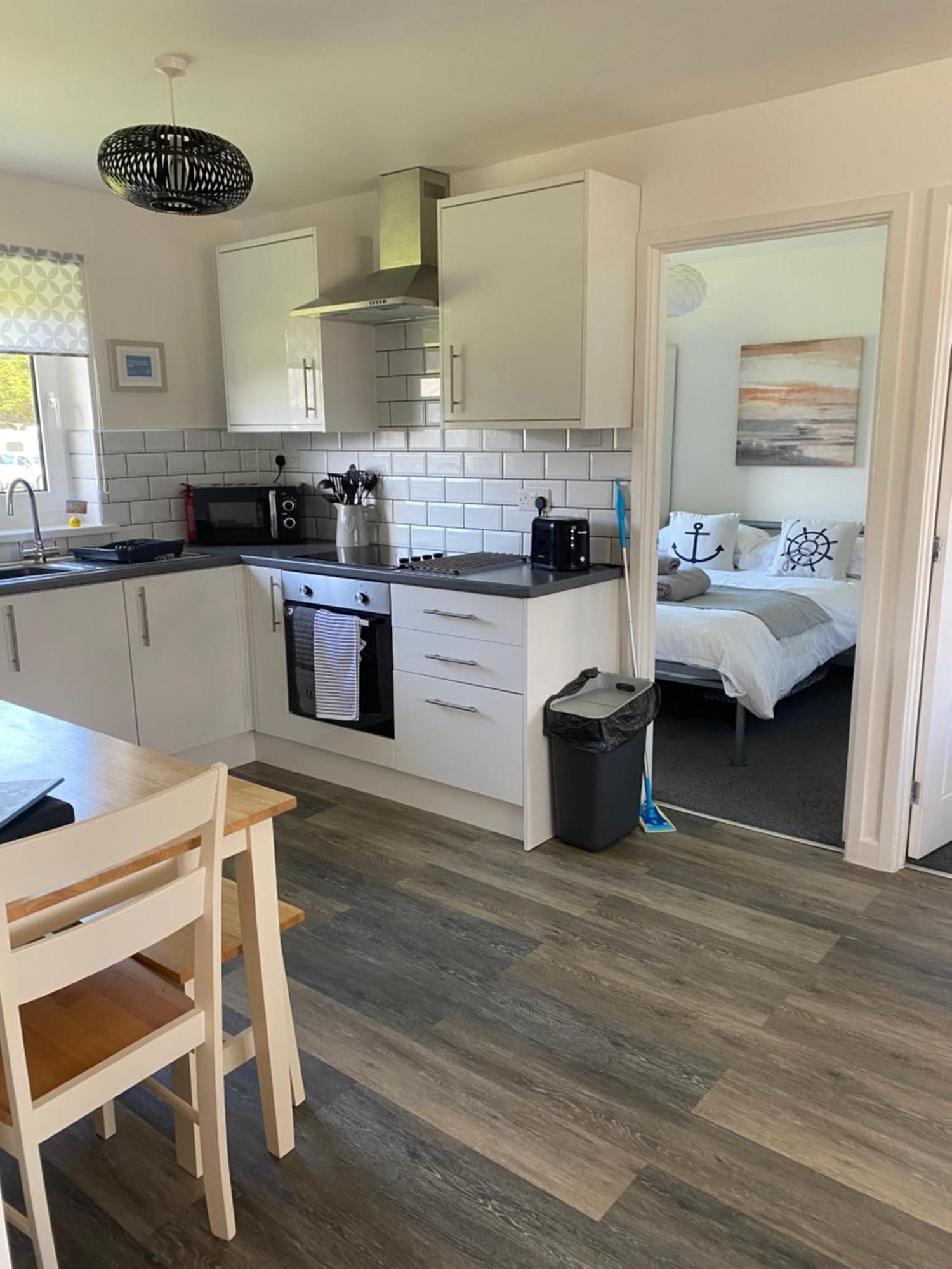 44 Gower Holiday Village Ty Gwyr Cosy 2 Bedroom Chalet Swansea Zewnętrze zdjęcie