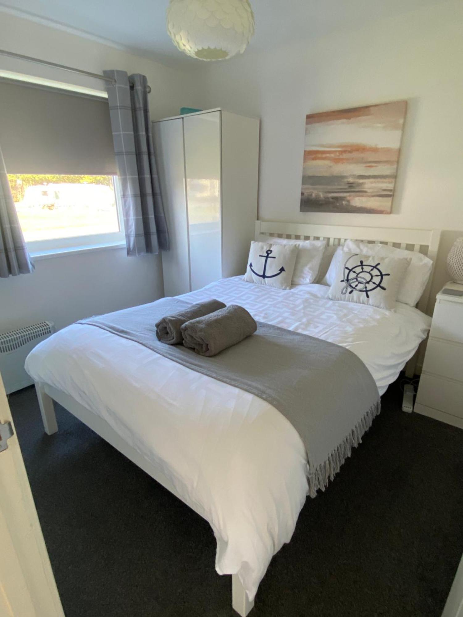 44 Gower Holiday Village Ty Gwyr Cosy 2 Bedroom Chalet Swansea Zewnętrze zdjęcie