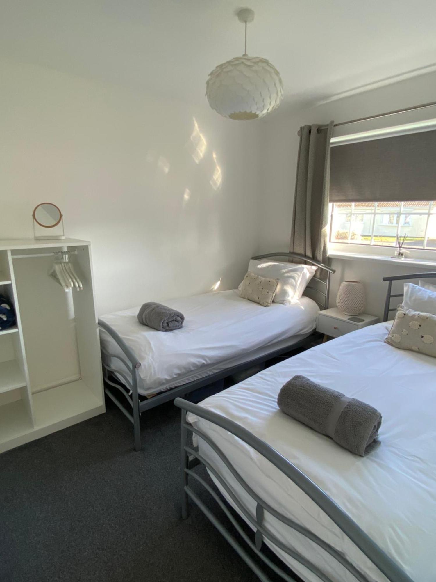 44 Gower Holiday Village Ty Gwyr Cosy 2 Bedroom Chalet Swansea Zewnętrze zdjęcie