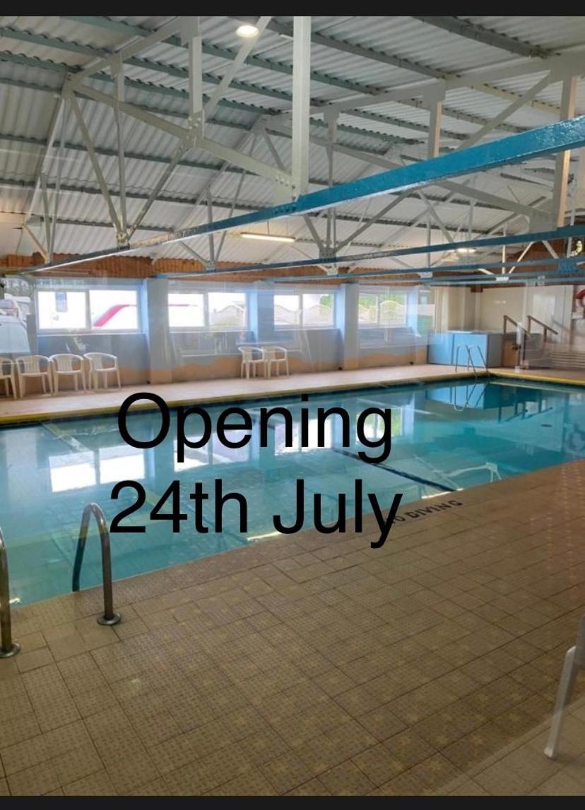 44 Gower Holiday Village Ty Gwyr Cosy 2 Bedroom Chalet Swansea Zewnętrze zdjęcie